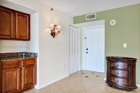 Condo in Hollywood, Florida, 2 bedrooms  № 1888407 - photo 20