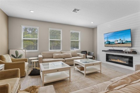 Casa en venta en Kissimmee, Florida, 6 dormitorios, 349.31 m2 № 1916046 - foto 4