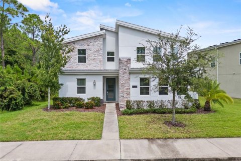 Casa en venta en Kissimmee, Florida, 6 dormitorios, 349.31 m2 № 1916046 - foto 1