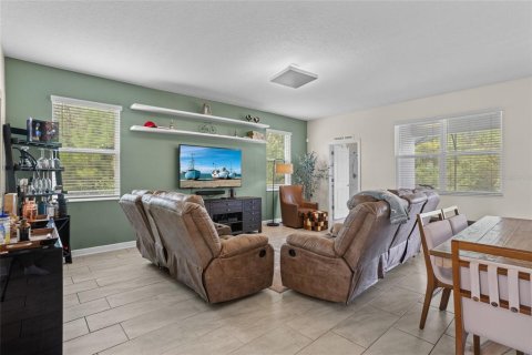 Casa en venta en Kissimmee, Florida, 6 dormitorios, 349.31 m2 № 1916046 - foto 12