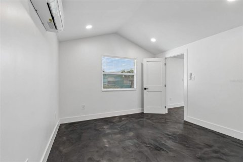 Casa en venta en Saint Petersburg, Florida, 4 dormitorios, 183.76 m2 № 2220792 - foto 20