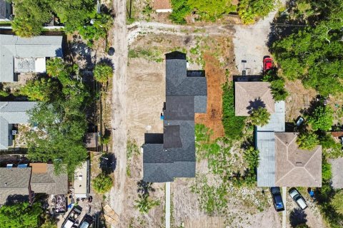 Casa en venta en Saint Petersburg, Florida, 4 dormitorios, 183.76 m2 № 2220792 - foto 5
