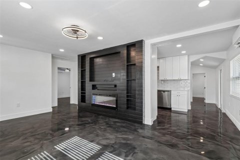 Casa en venta en Saint Petersburg, Florida, 4 dormitorios, 183.76 m2 № 2220792 - foto 9