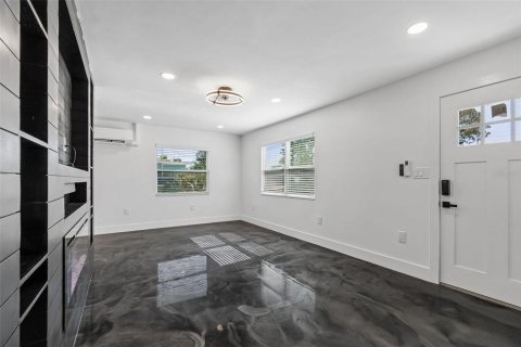 Casa en venta en Saint Petersburg, Florida, 4 dormitorios, 183.76 m2 № 2220792 - foto 16
