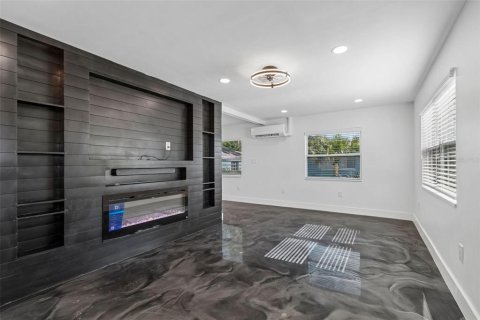 Casa en venta en Saint Petersburg, Florida, 4 dormitorios, 183.76 m2 № 2220792 - foto 8
