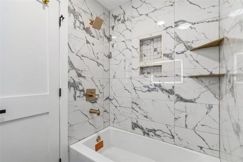 Casa en venta en Saint Petersburg, Florida, 4 dormitorios, 183.76 m2 № 2220792 - foto 30