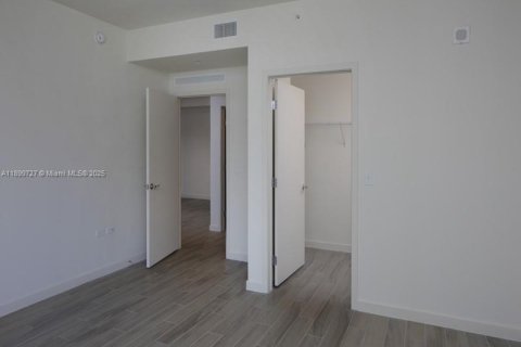 Снять в аренду кондоминиум в Майами, Флорида 2 спальни, 128.58м2, № 1950784 - фото 13