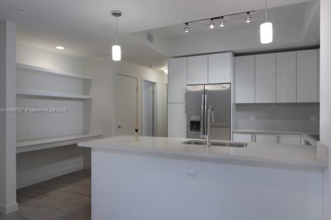 Снять в аренду кондоминиум в Майами, Флорида 2 спальни, 128.58м2, № 1950784 - фото 2