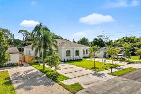 Immobilier commercial à vendre à Fort Lauderdale, Floride: 294.13 m2 № 2001200 - photo 2