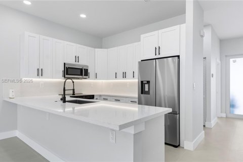 Immobilier commercial à vendre à Fort Lauderdale, Floride: 294.13 m2 № 2001200 - photo 24