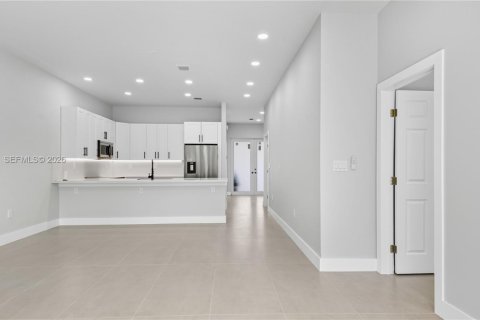 Immobilier commercial à vendre à Fort Lauderdale, Floride: 294.13 m2 № 2001200 - photo 28