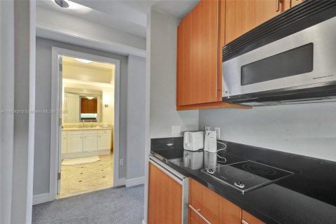 Condo in Miami, Florida  № 2022604 - photo 23