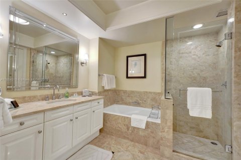 Condo in Miami, Florida  № 2022604 - photo 15