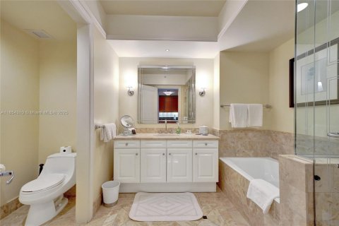 Condo in Miami, Florida  № 2022604 - photo 14