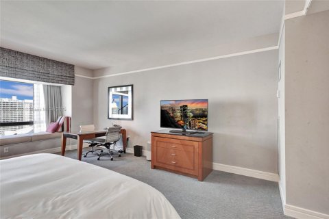 Condo in Miami, Florida  № 2022604 - photo 8