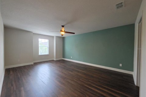 Townhouse in Oviedo, Florida 3 bedrooms, 173.91 sq.m. № 2138686 - photo 12