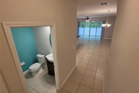 Townhouse in Oviedo, Florida 3 bedrooms, 173.91 sq.m. № 2138686 - photo 5