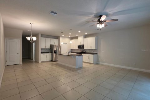 Townhouse in Oviedo, Florida 3 bedrooms, 173.91 sq.m. № 2138686 - photo 8