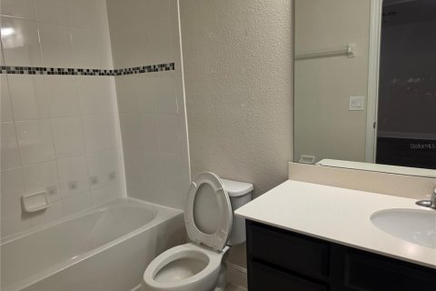 Townhouse in Oviedo, Florida 3 bedrooms, 173.91 sq.m. № 2138686 - photo 19
