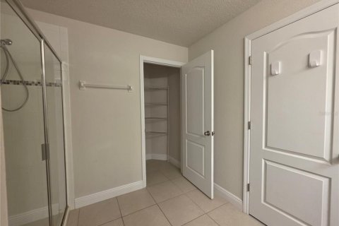 Townhouse in Oviedo, Florida 3 bedrooms, 173.91 sq.m. № 2138686 - photo 16