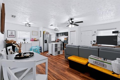 Villa ou maison à vendre à Seffner, Floride: 4 chambres, 191.47 m2 № 2381052 - photo 8