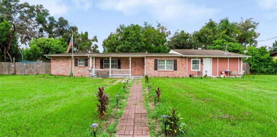 Villa ou maison à Seffner, Floride 4 chambres, 191.47 m2 № 2381052