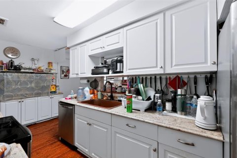 Villa ou maison à vendre à Seffner, Floride: 4 chambres, 191.47 m2 № 2381052 - photo 11