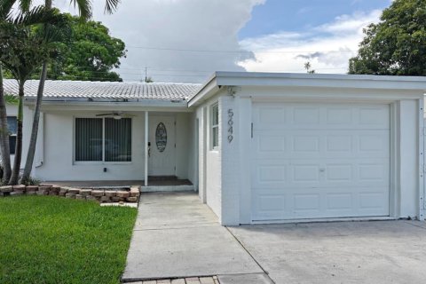 Villa ou maison à vendre à Oakland Park, Floride: 3 chambres, 109.44 m2 № 2365741 - photo 2