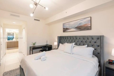 Condo in Doral, Florida, 1 bedroom  № 2012771 - photo 20