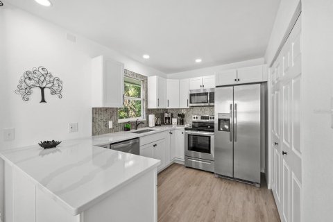 Apartment in Port Charlotte, Florida 2 bedrooms, 88.44 sq.m. № 2197256 - photo 9