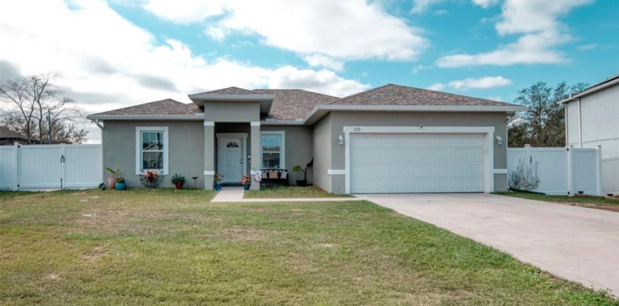 House in Kissimmee, Florida 4 bedrooms, 173.73 sq.m. № 2150660