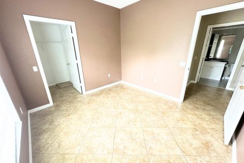Condo in Winter Haven, Florida, 2 bedrooms  № 2267037 - photo 9