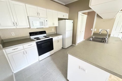 Condo in Winter Haven, Florida, 2 bedrooms  № 2267037 - photo 6