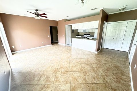 Condo in Winter Haven, Florida, 2 bedrooms  № 2267037 - photo 3