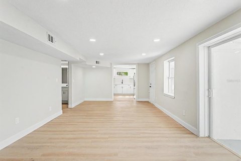 House in Hudson, Florida 3 bedrooms, 132.57 sq.m. № 2166838 - photo 6