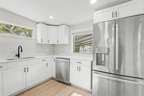 House in Hudson, Florida 3 bedrooms, 132.57 sq.m. № 2166838 - photo 13