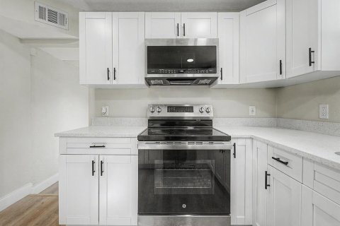 House in Hudson, Florida 3 bedrooms, 132.57 sq.m. № 2166838 - photo 9