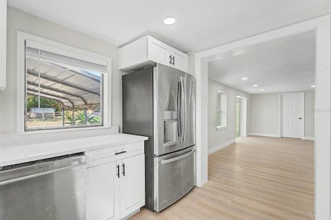 House in Hudson, Florida 3 bedrooms, 132.57 sq.m. № 2166838 - photo 10