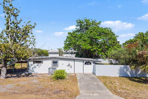 House in Hudson, Florida 3 bedrooms, 132.57 sq.m. № 2166838 - photo 3