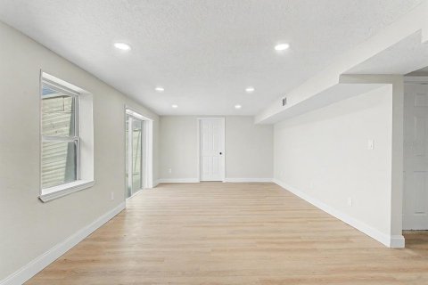House in Hudson, Florida 3 bedrooms, 132.57 sq.m. № 2166838 - photo 5