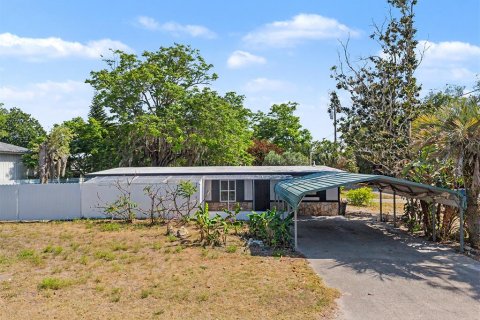 House in Hudson, Florida 3 bedrooms, 132.57 sq.m. № 2166838 - photo 2
