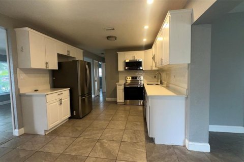 Casa en venta en Saint Petersburg, Florida, 3 dormitorios, 124.77 m2 № 1789958 - foto 4