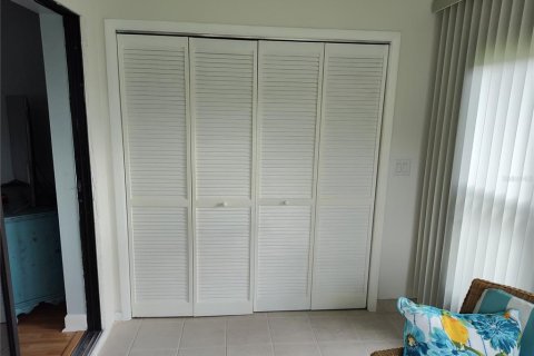 Condo in Zephyrhills, Florida, 2 bedrooms  № 2396283 - photo 15