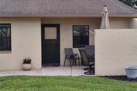 Condo in Zephyrhills, Florida, 2 bedrooms  № 2396283