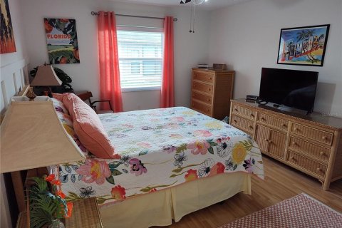 Condo in Zephyrhills, Florida, 2 bedrooms  № 2396283 - photo 6