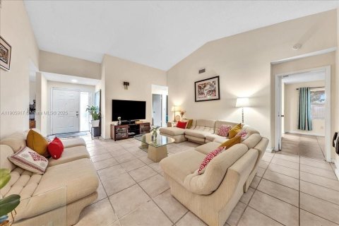 Купить виллу или дом в Дейви, Флорида 3 спальни, 183.2м2, № 1957035 - фото 4