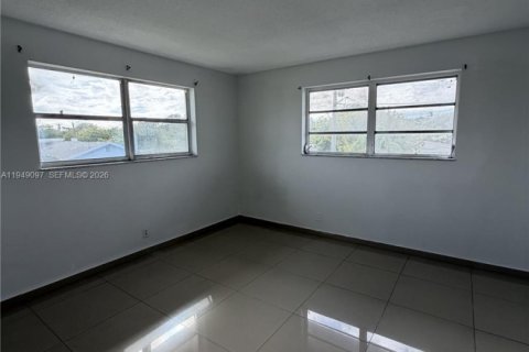 Снять в аренду кондоминиум в Халландейл-Бич, Флорида 2 спальни, 92.9м2, № 2004877 - фото 12