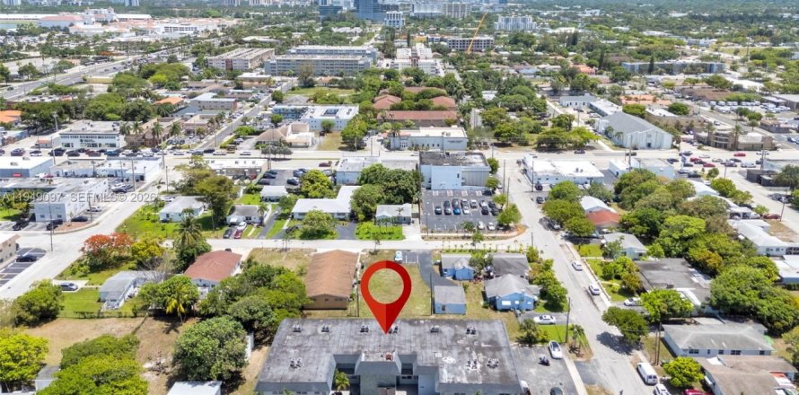 Кондоминиум с 2 спальнями в Халландейл-Бич, Флорида № 2004877