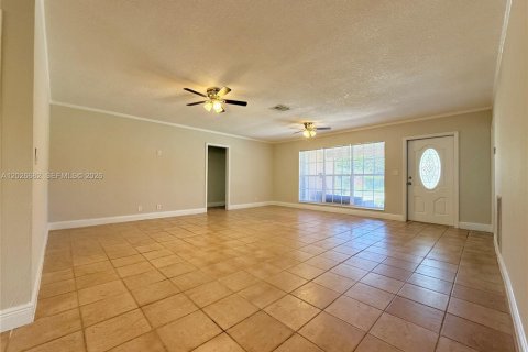 House in Dania Beach, Florida 3 bedrooms, 162.3 sq.m. № 2083986 - photo 13