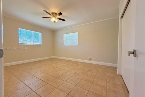 House in Dania Beach, Florida 3 bedrooms, 162.3 sq.m. № 2083986 - photo 27